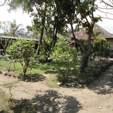Pakuna Beach Senggigi Exterior photo
