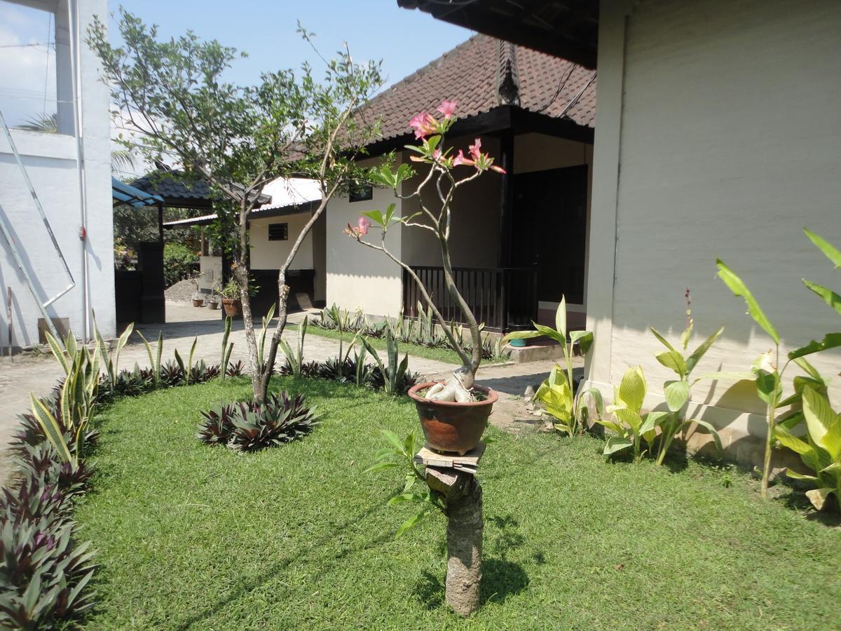 Pakuna Beach Senggigi Exterior photo