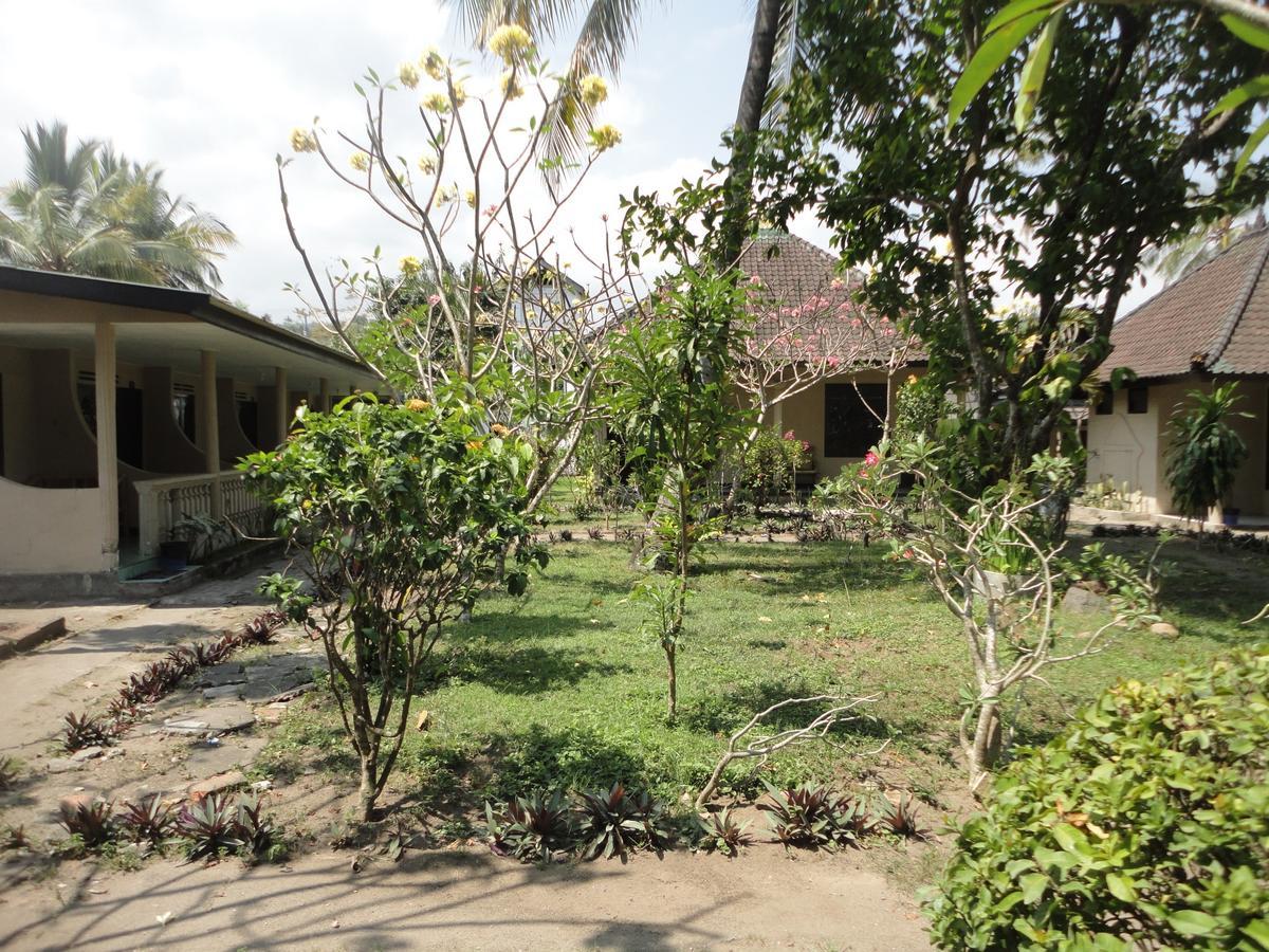 Pakuna Beach Senggigi Exterior photo