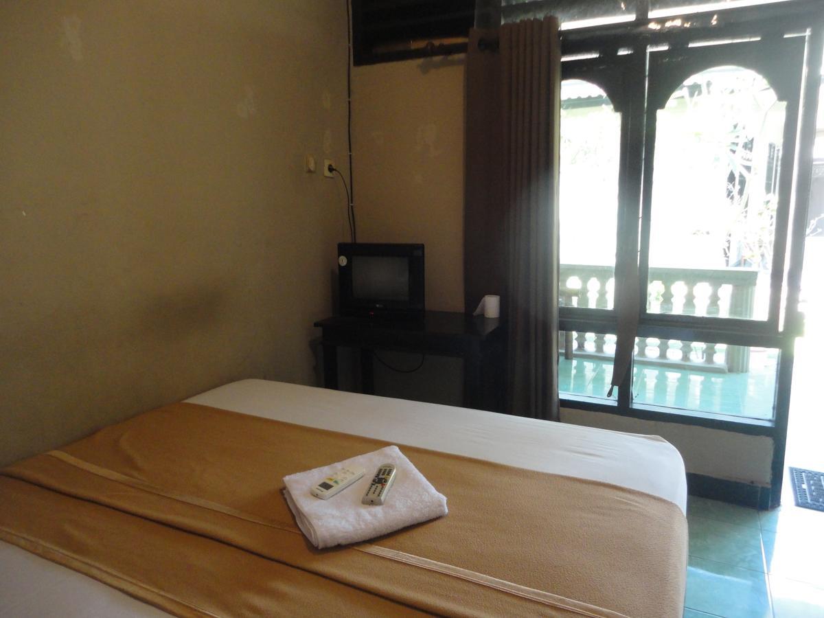 Pakuna Beach Senggigi Exterior photo