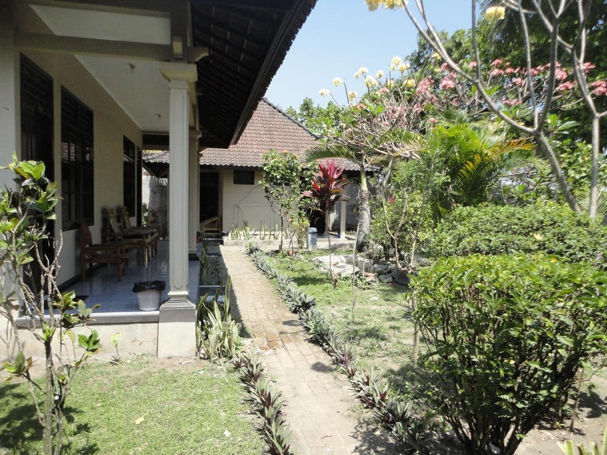 Pakuna Beach Senggigi Exterior photo