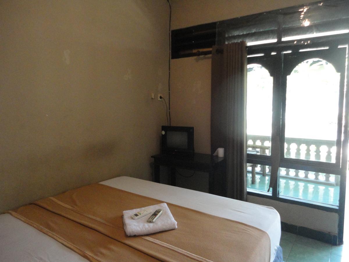 Pakuna Beach Senggigi Exterior photo