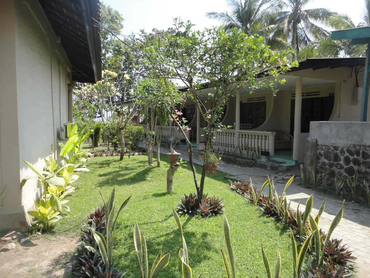 Pakuna Beach Senggigi Exterior photo